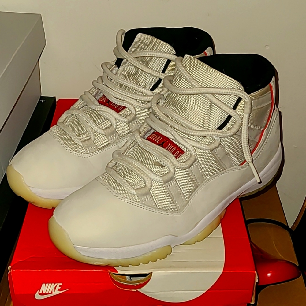 Jordan 11 retro high Platinum